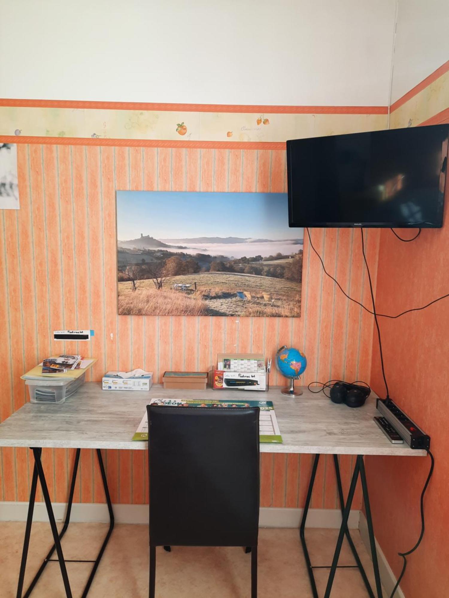 Idéal pour déplacement professionnel! Saint-Laurent-les-Tours Esterno foto